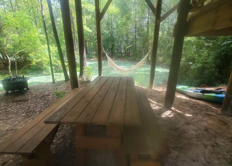 Waterfront Treehouse In A Magical Forest 월러 외부 사진
